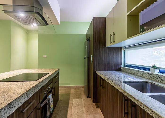 Casa de férias Seaview Roof Pool, Gym Onsite, 4 Blocks To 5th Ave *