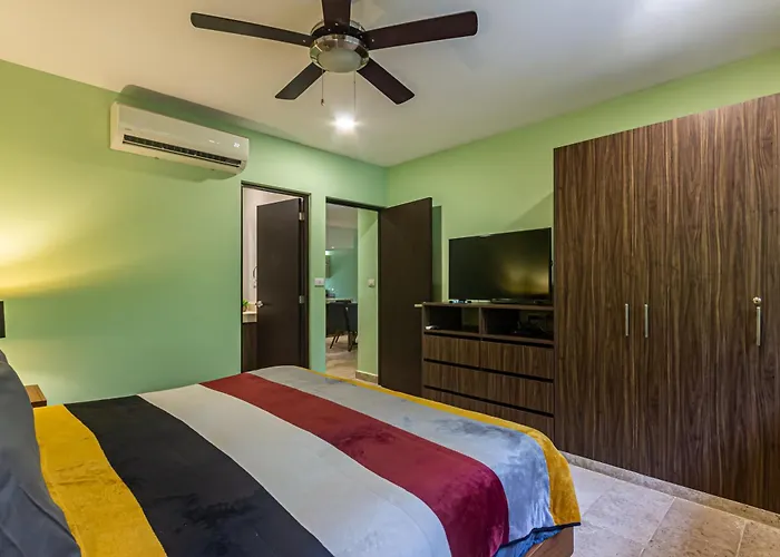 Casa de férias Seaview Roof Pool, Gym Onsite, 4 Blocks To 5th Ave *