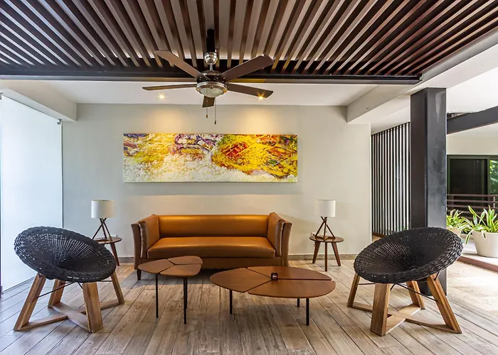Seaview Roof Pool, Gym Onsite, 4 Blocks To 5th Ave *