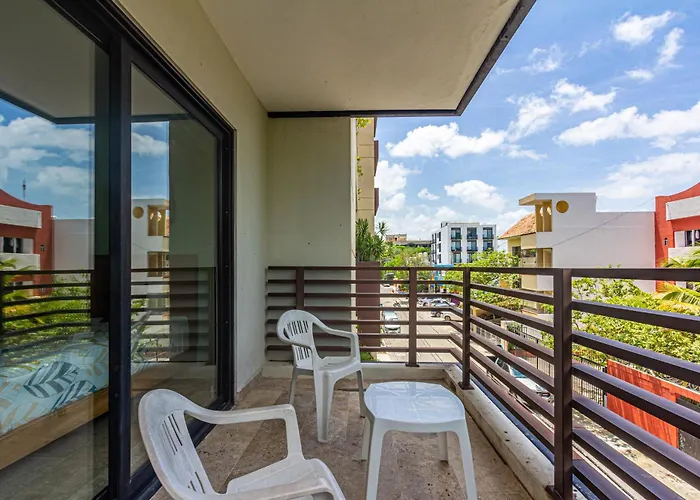 Seaview Roof Pool, Gym Onsite, 4 Blocks To 5th Ave